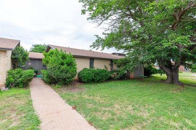 4925 Greenslope Drive - Photo 2