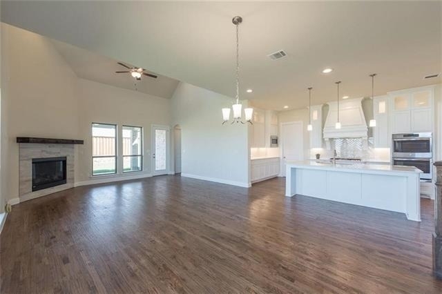 560 Thoroughbred Avenue - Photo 8