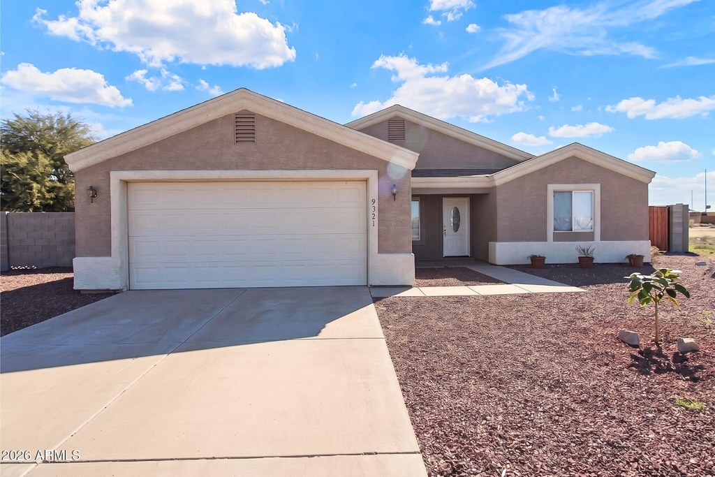 9321 W Hillcrest Place - Photo 0