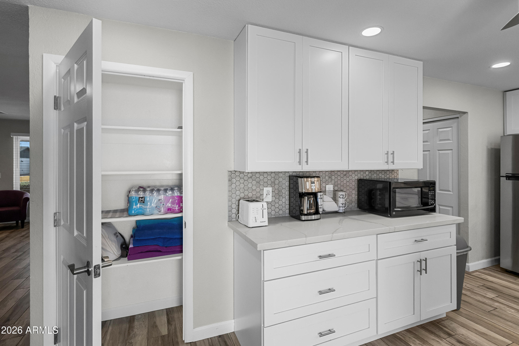 208 E Oxford Drive - Photo 23