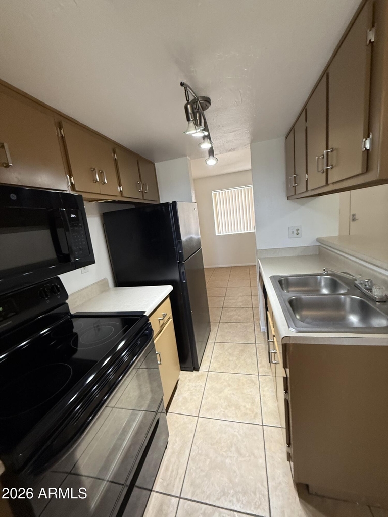 12123 W Bell Road - Photo 10