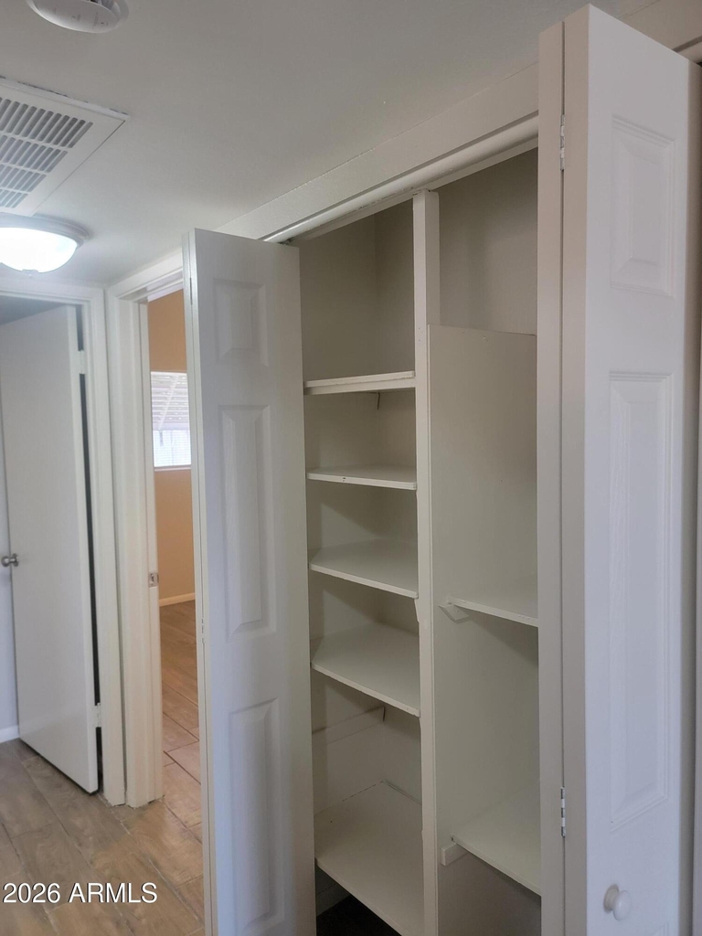 204 N Standage Street - Photo 33