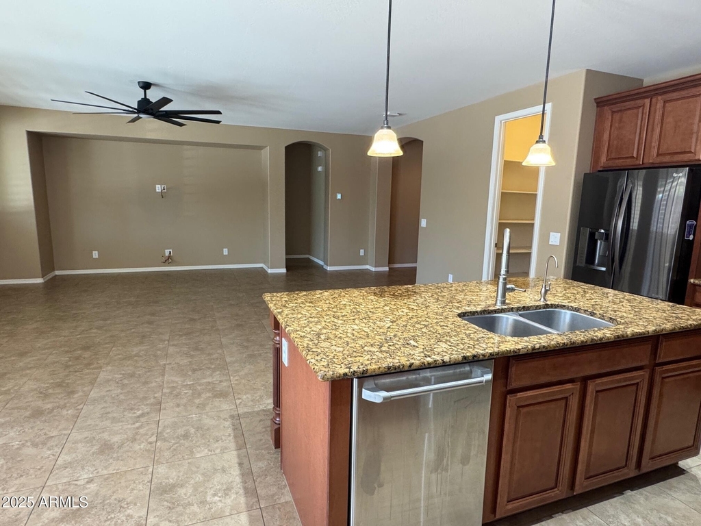 135 W Yellow Wood Avenue - Photo 9