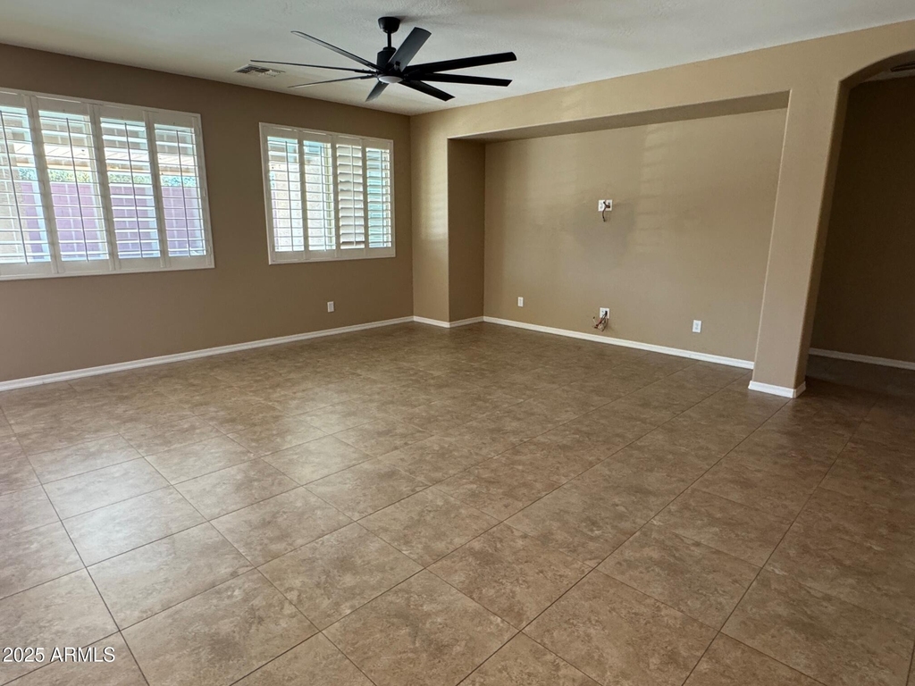 135 W Yellow Wood Avenue - Photo 7