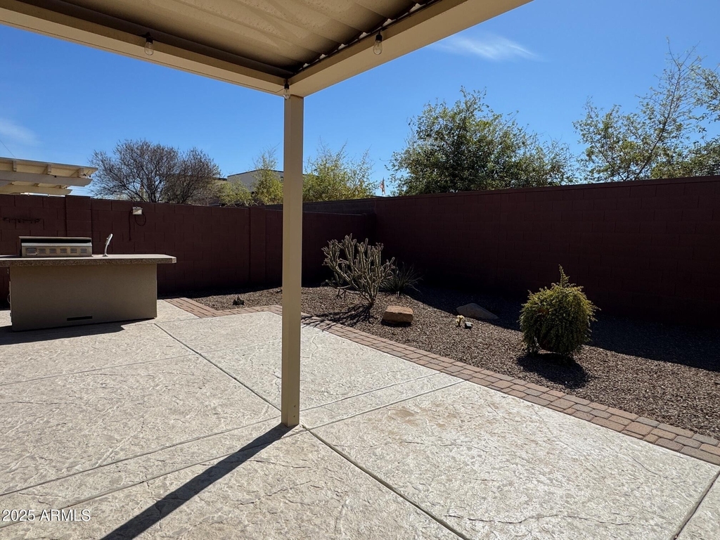 135 W Yellow Wood Avenue - Photo 2