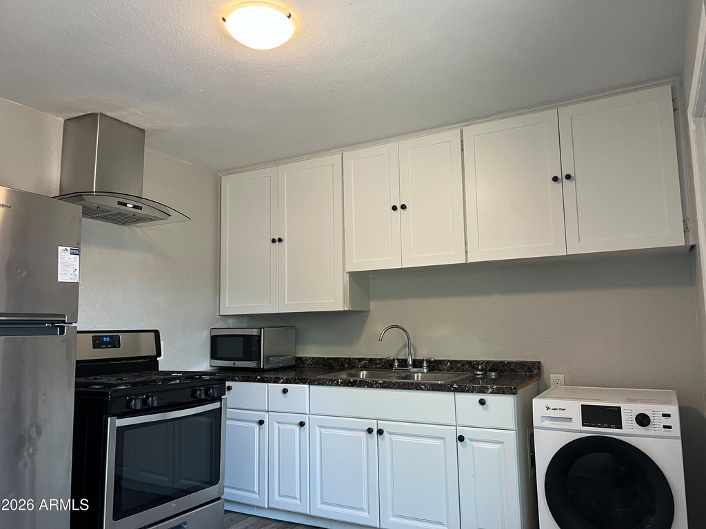 2726 E Willetta Street - Photo 4