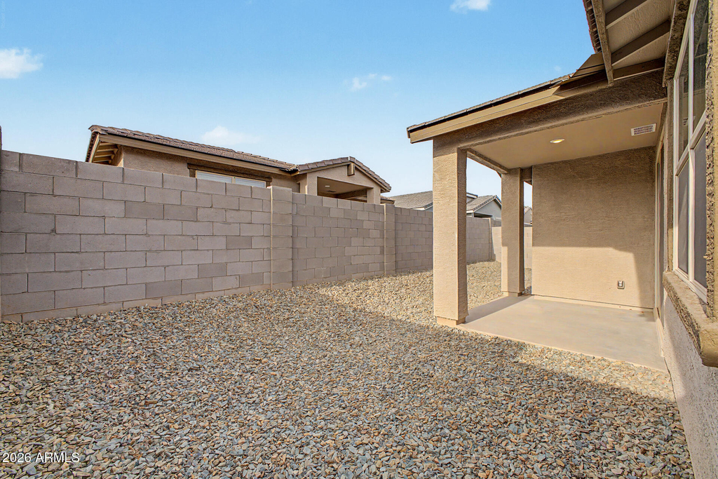 16036 W Desert Hollow Drive - Photo 11