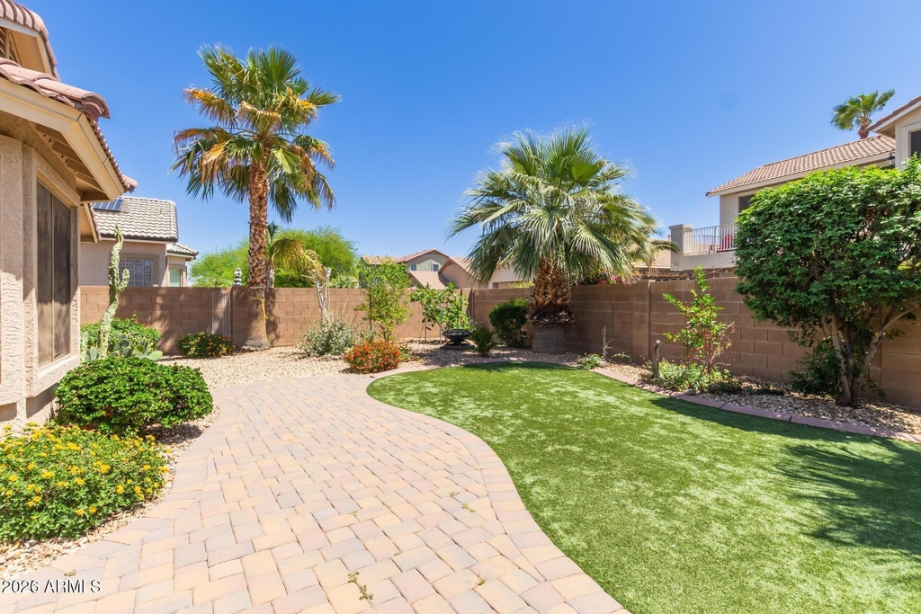 16523 W Saguaro Lane - Photo 15
