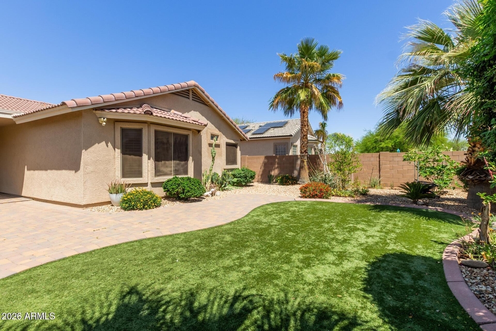 16523 W Saguaro Lane - Photo 1