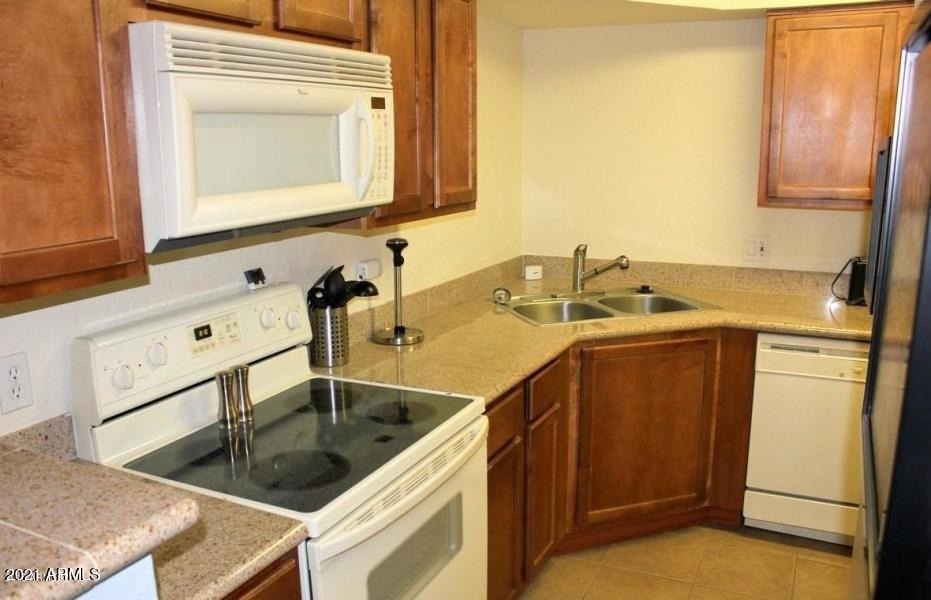 8787 E Mountain View Road - Photo 4