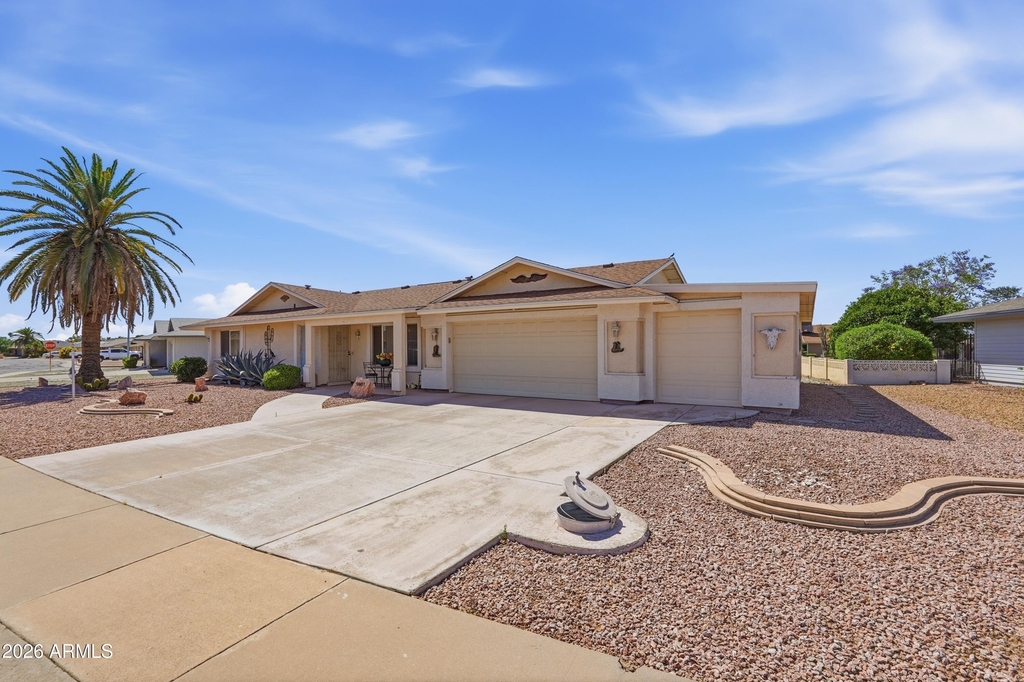 9807 W Mockingbird Drive - Photo 1