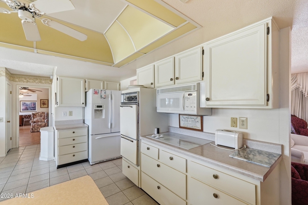 9807 W Mockingbird Drive - Photo 12