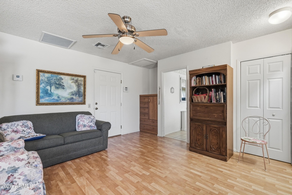 9807 W Mockingbird Drive - Photo 7