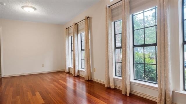 6606 Cliffwood Court - Photo 2