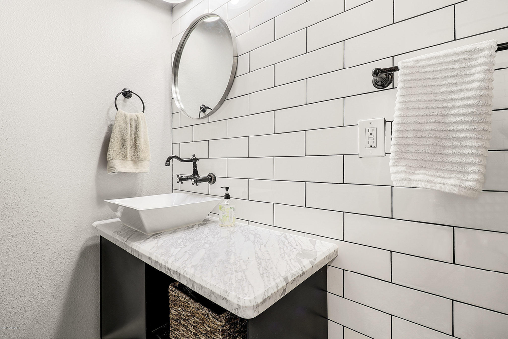 3635 E Turney Avenue - Photo 9