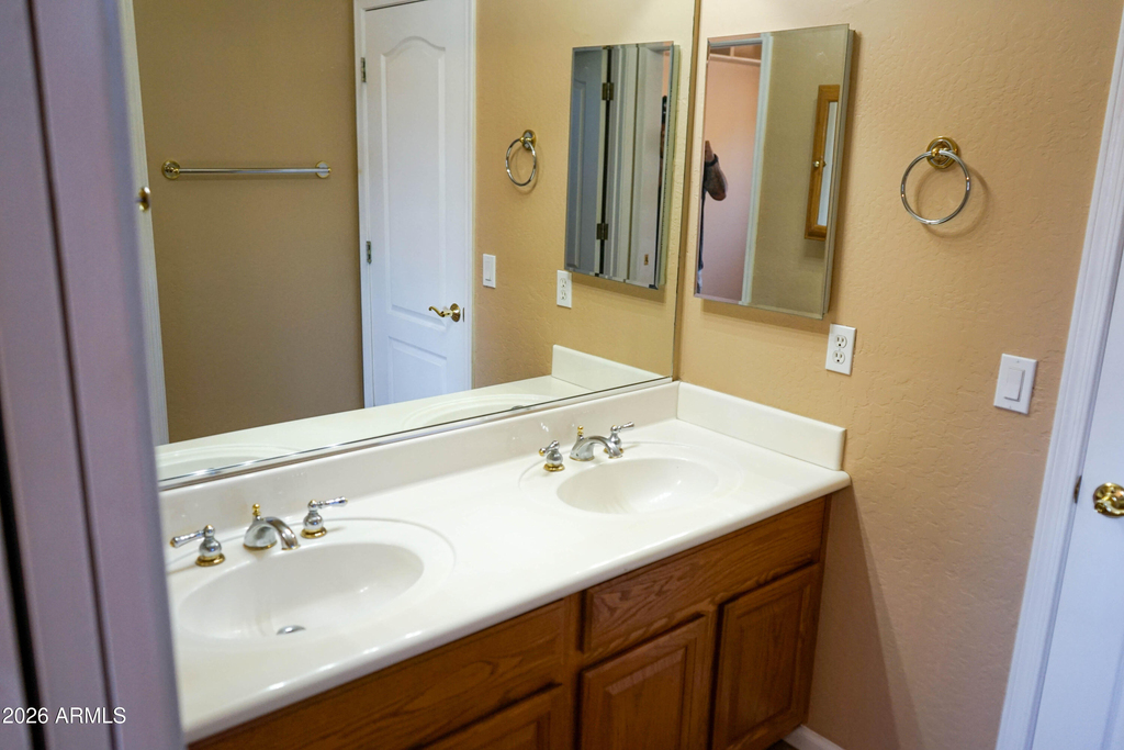 541 N Danielson Way - Photo 41