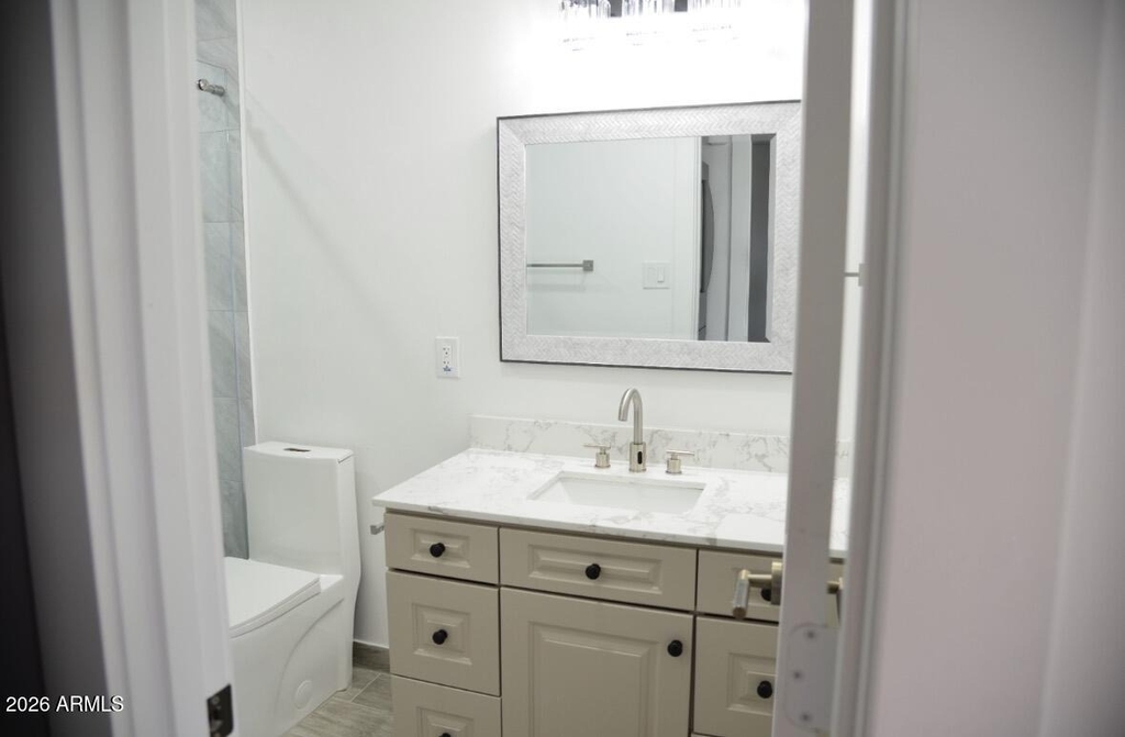 11033 N 16th Avenue - Photo 10