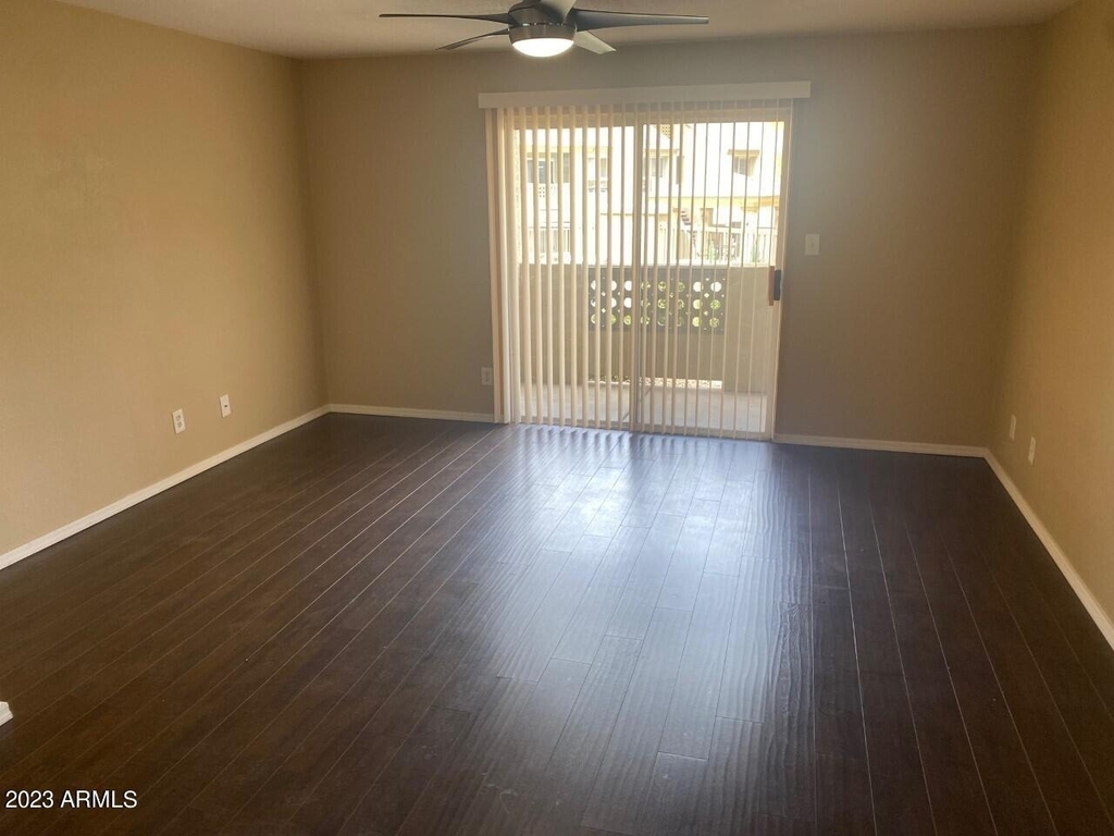 1880 E Morten Avenue - Photo 2