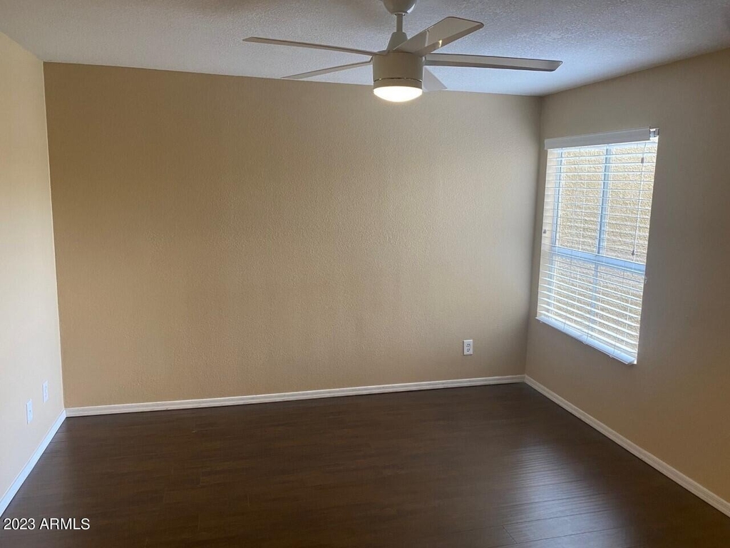 1880 E Morten Avenue - Photo 5