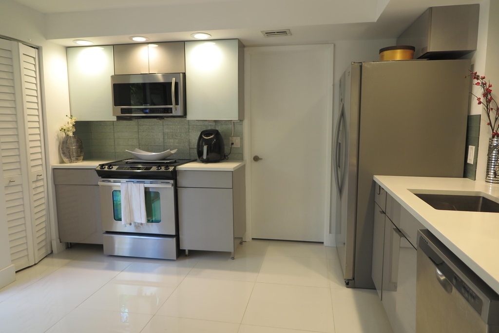 7875 La Mirada Drive - Photo 11