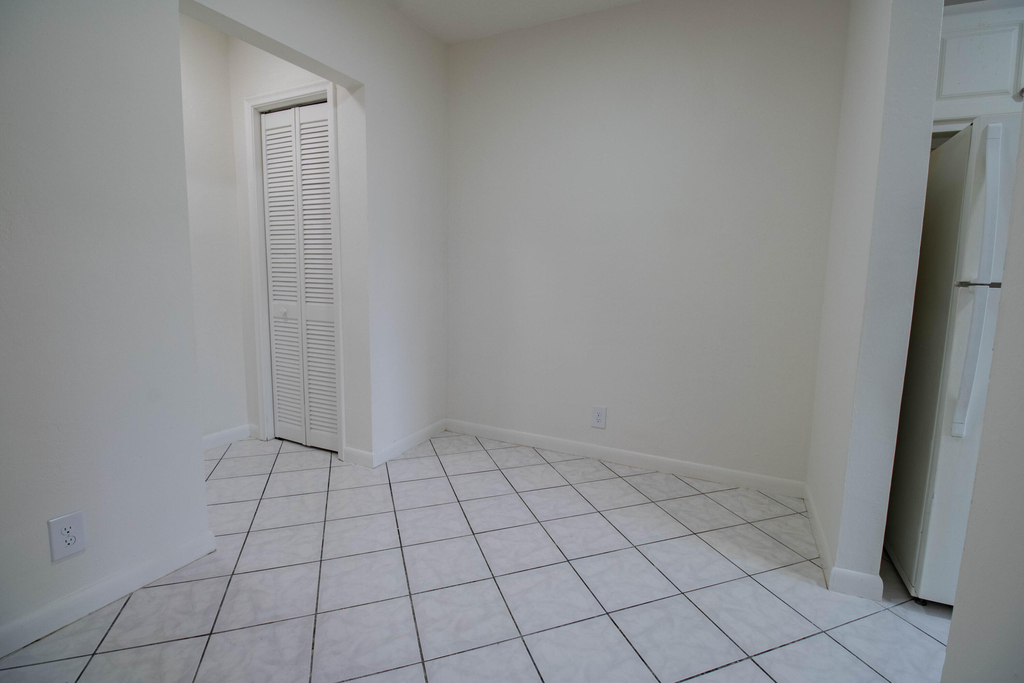 2537 Lincoln Street - Photo 7