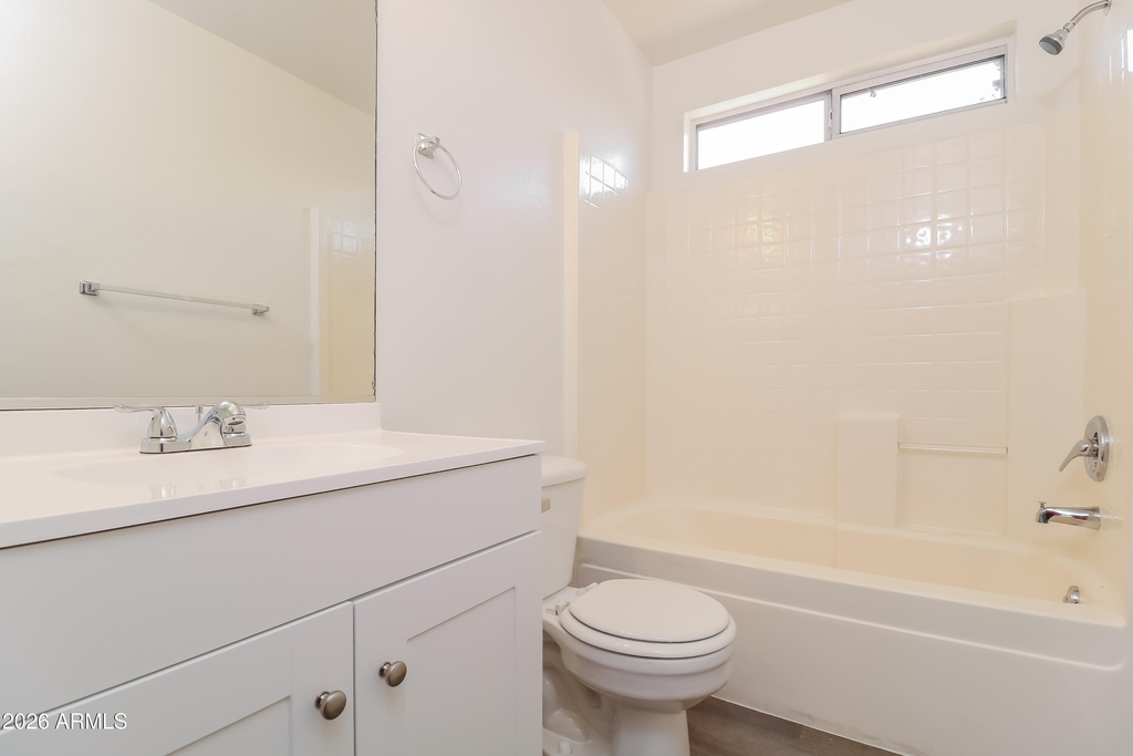 12005 W Scotts Drive - Photo 10