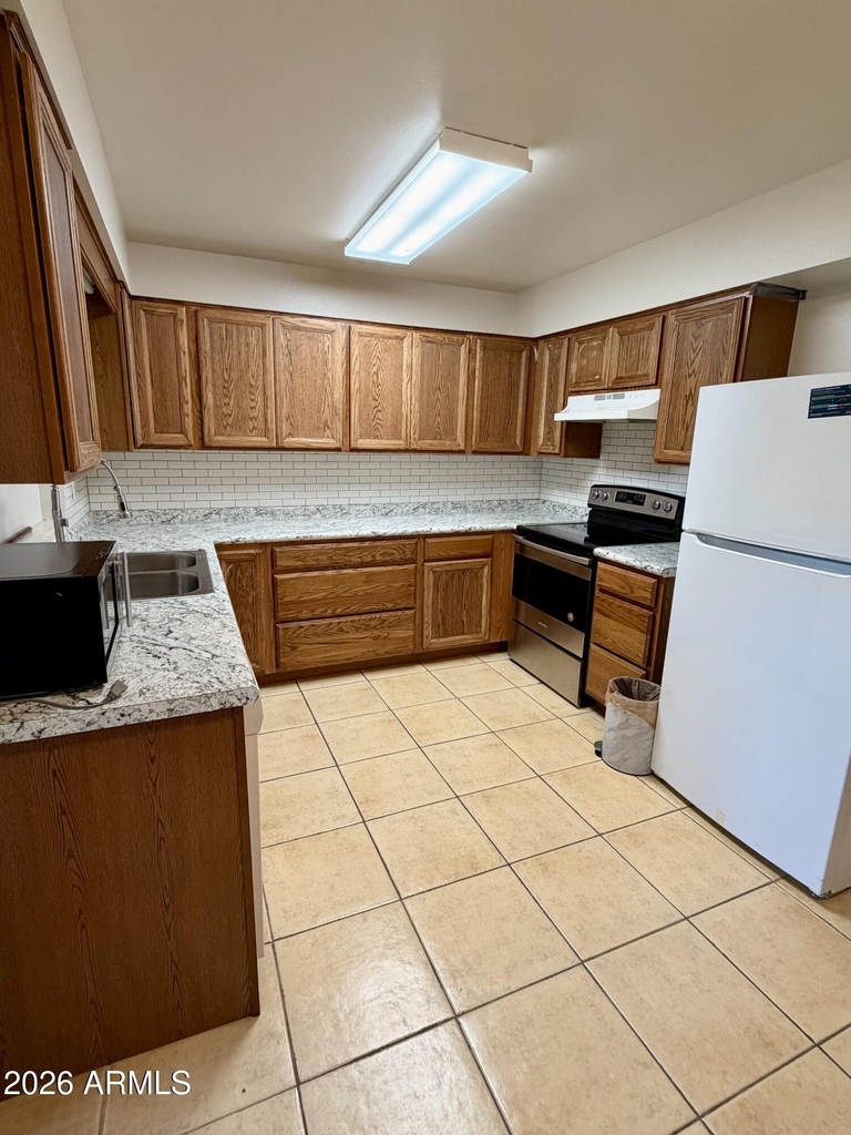 12624 N 105th Avenue - Photo 9