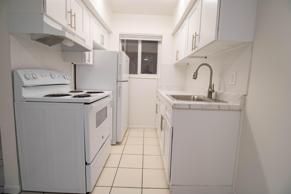 1727 Liberty Street - Photo 2