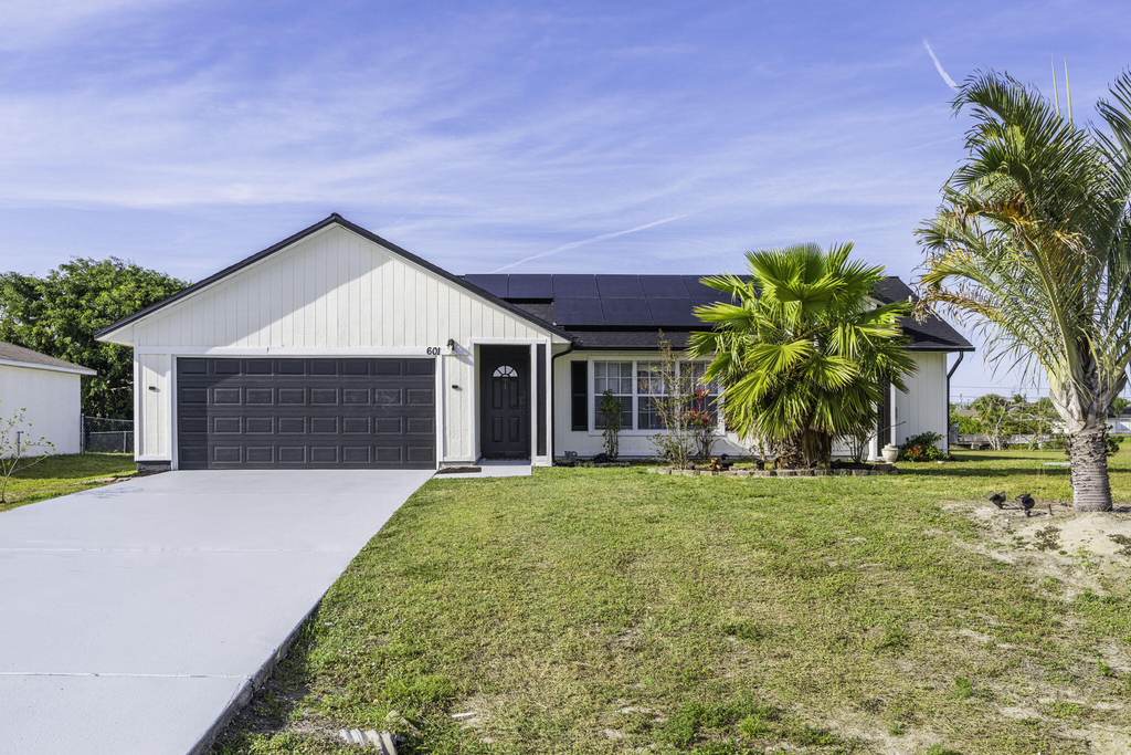 601 Sw Icon Avenue - Photo 0