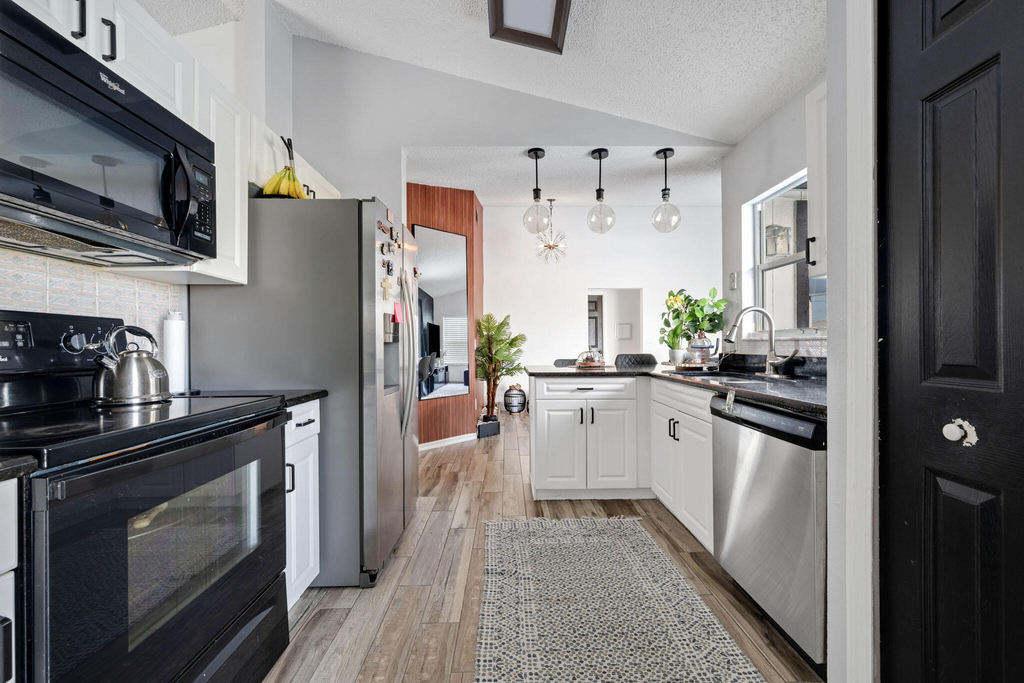 601 Sw Icon Avenue - Photo 13