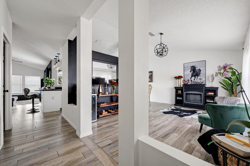601 Sw Icon Avenue - Photo 5