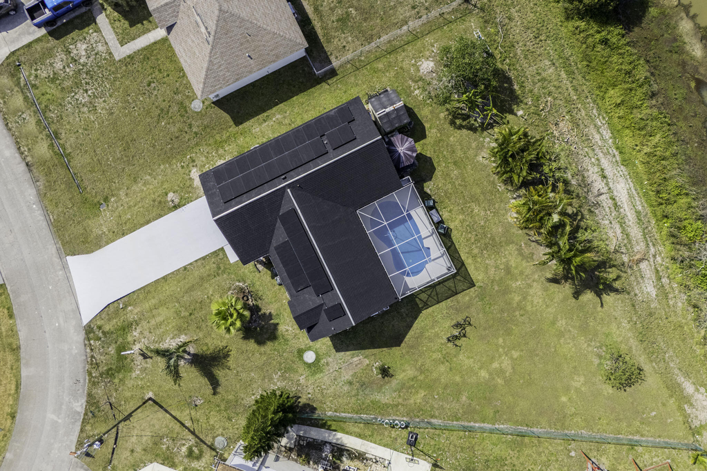 601 Sw Icon Avenue - Photo 1