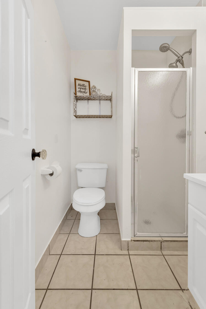 261 Ne 42nd Street - Photo 20