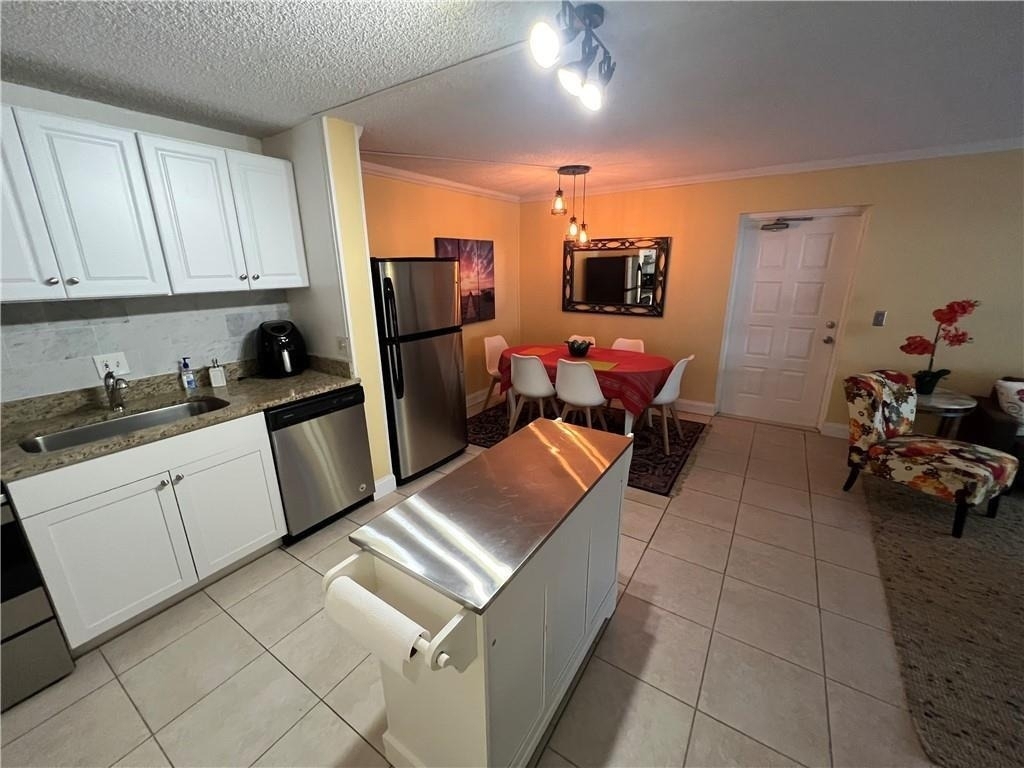 1009 Green Pine Boulevard - Photo 2