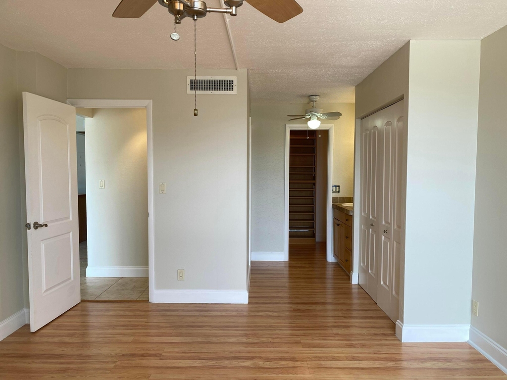 4 Royal Palm Way - Photo 10