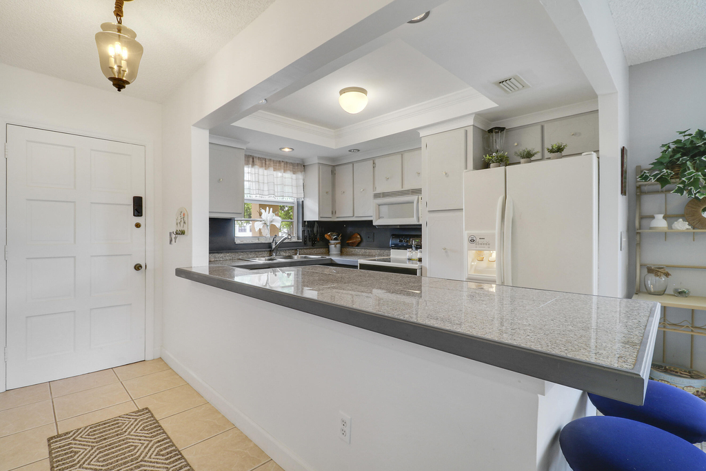 308 Golfview Road - Photo 3