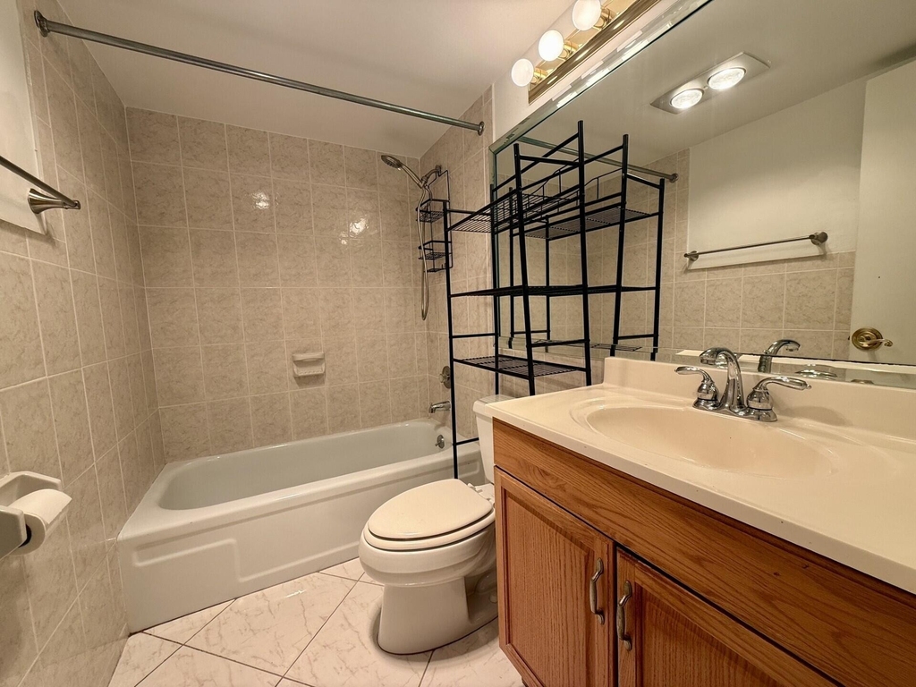 134 Sussex G - Photo 3