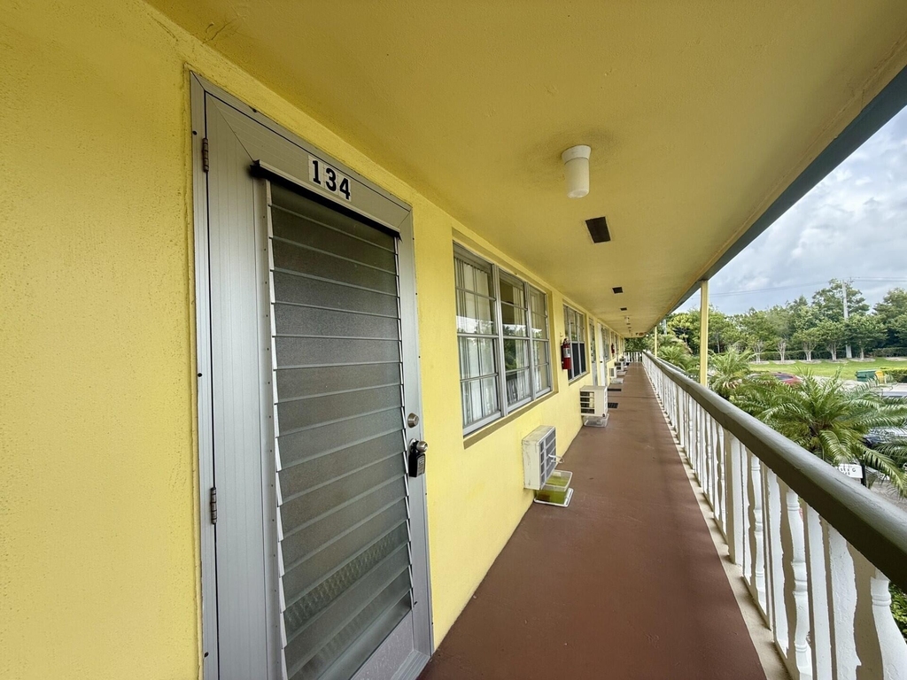 134 Sussex G - Photo 7