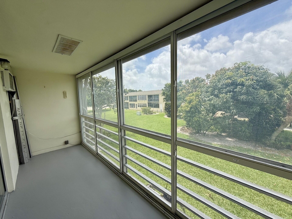 32 Kingswood B - Photo 0