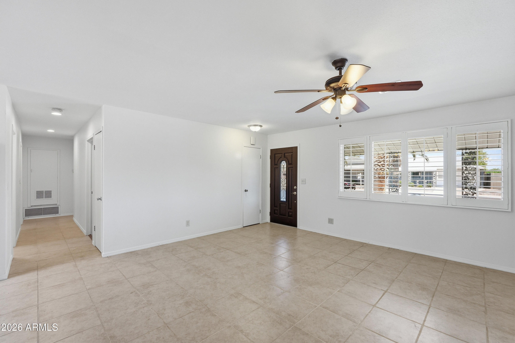 10747 W Hope Drive - Photo 4