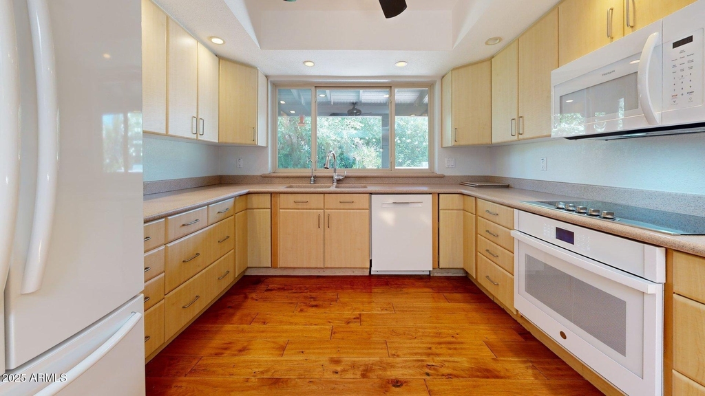 2534 S Grandview Avenue - Photo 8