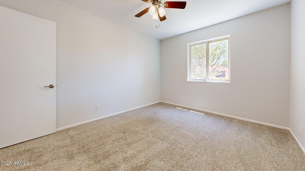 2534 S Grandview Avenue - Photo 21