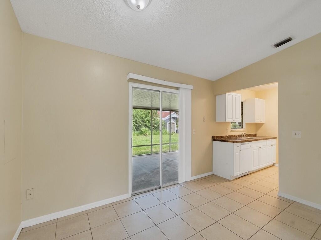 205 Sw Voltair Terrace - Photo 10
