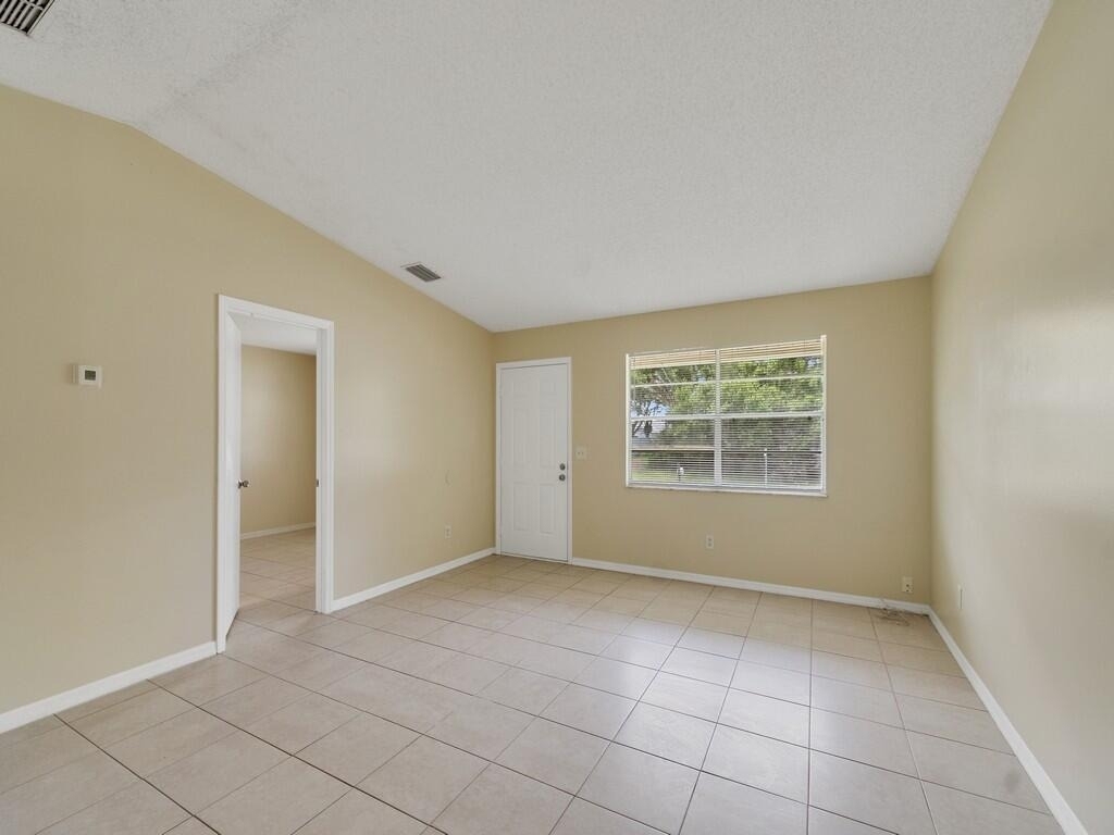 205 Sw Voltair Terrace - Photo 9