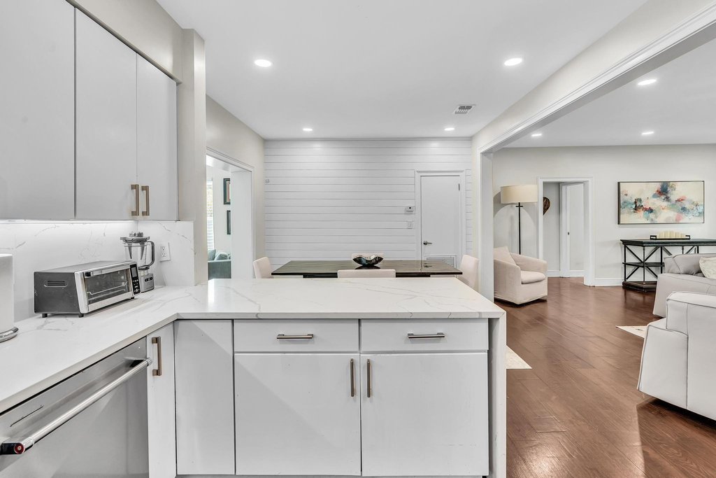 746 Ne 16th Terrace - Photo 16