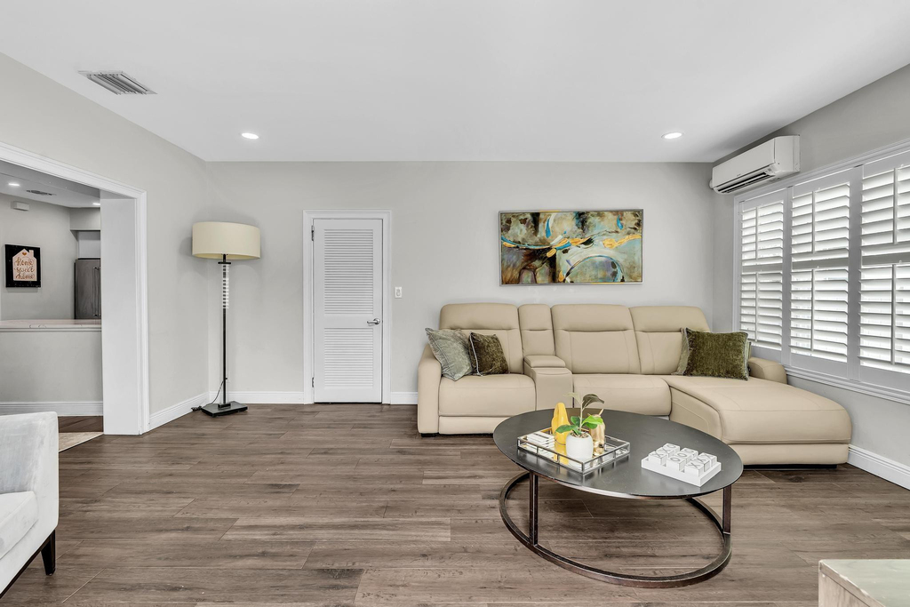 746 Ne 16th Terrace - Photo 19