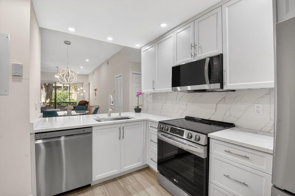 7484 La Paz Boulevard - Photo 19