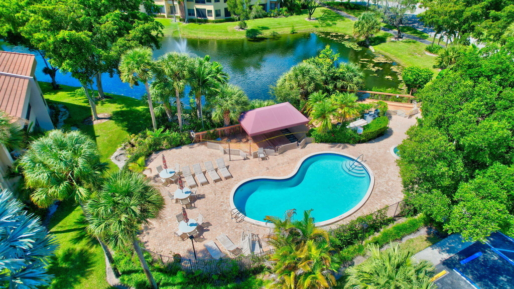 7484 La Paz Boulevard - Photo 36