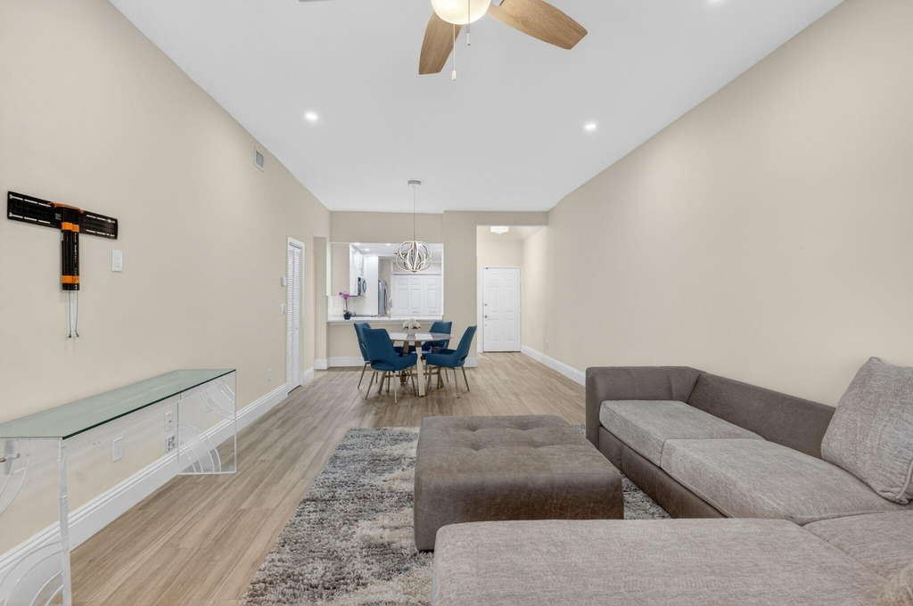 7484 La Paz Boulevard - Photo 9
