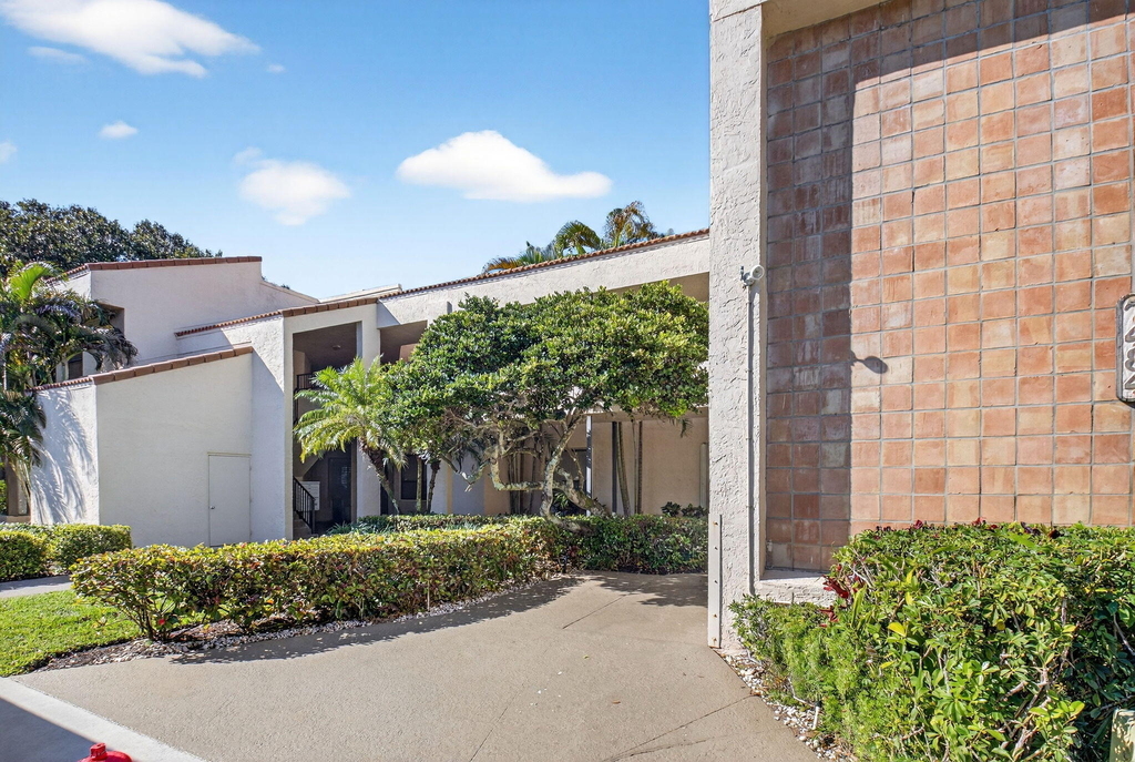 7484 La Paz Boulevard - Photo 33